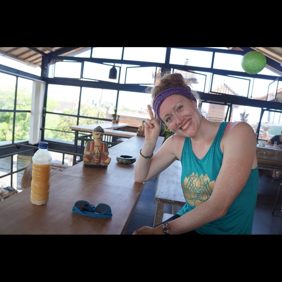 Meet your Posher, Abbey - Picture 2 of 3